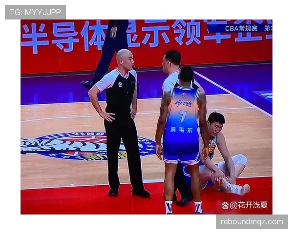 篮球竞赛规则中抢篮板犯规判定的详细解析 篮球竞赛规则中抢篮板犯规判定的详细解析